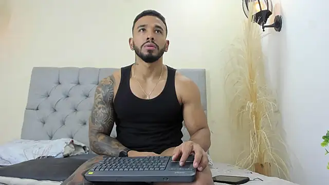Snapshot of bruno_miller_ chatting on 31, 5, 2026 bruno miller online show from 31, 5, 2026