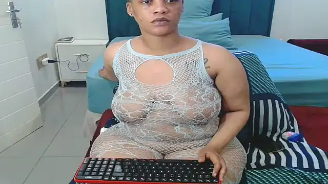 Snapshot of LolaTwerksXX chatting on 3, 7, 2026 LolaTwerksXX online show from 3, 7, 2026