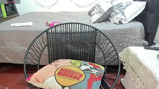 dirtyvalentina4u online show from 2, 3, 2025