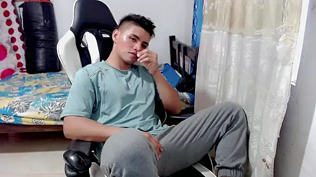 Snapshot of danilo302209 chatting on 21, 1, 2025 danilo302209 online show from 21, 1, 2025