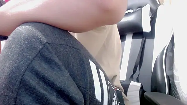 Snapshot of danilo302209 chatting on 27, 1, 2025 danilo302209 online show from 27, 1, 2025