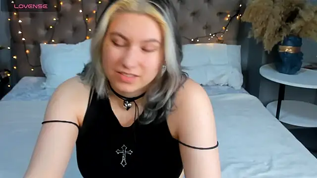 Snapshot of Bonni_Meiz chatting on 3, 1, 2025 Bonni Meiz online show from 3, 1, 2025