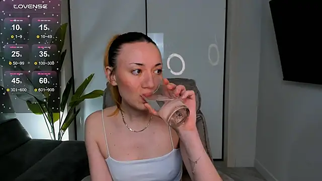 Maddy Garcia online show from 27, 2, 2025