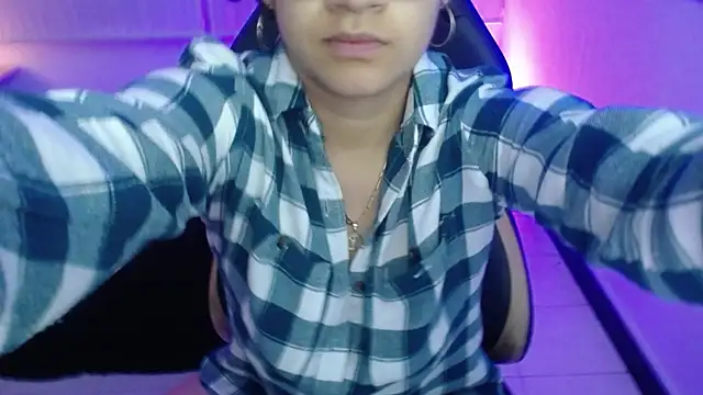 Lili Gomez  online show from 8, 1, 2026