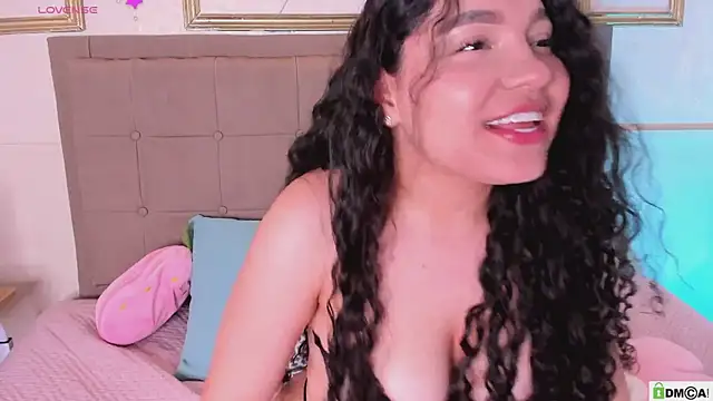Snapshot of amandalee01 chatting on 4, 6, 2026 amandalee01 online show from 4, 6, 2026