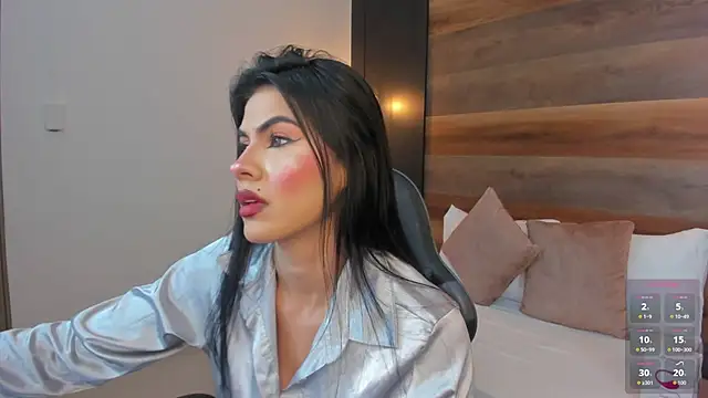 stephanya  online show from 12, 11, 2025