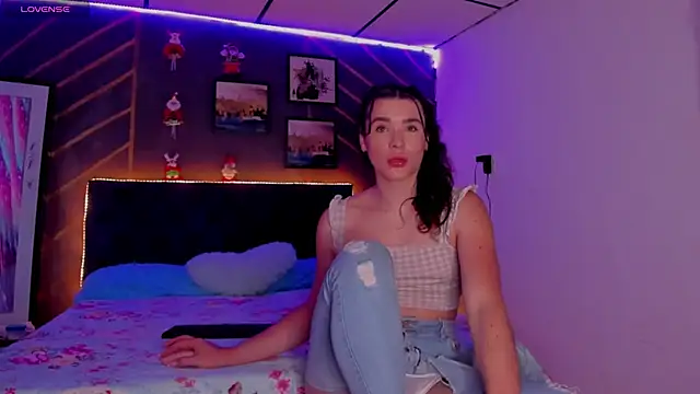 elafranco  online show from 7, 12, 2024