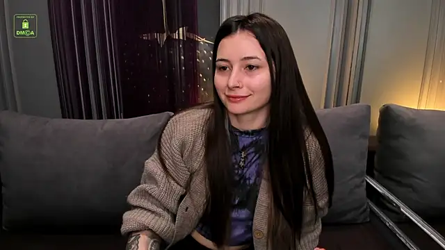 Ishtar Divine online show from 1, 3, 2025