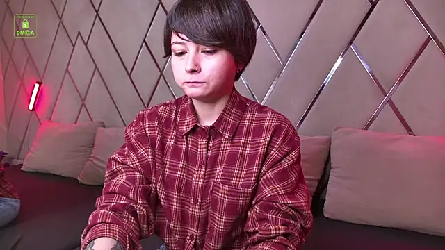 Ishtar Divine online show from 9, 11, 2025