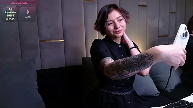 Ishtar Divine online show from 26, 11, 2025