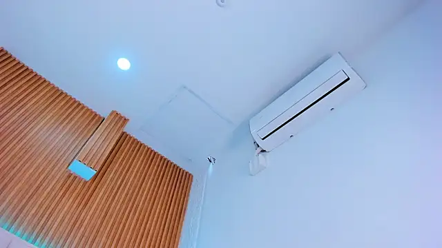 aggy castel online show from 1, 2, 2026