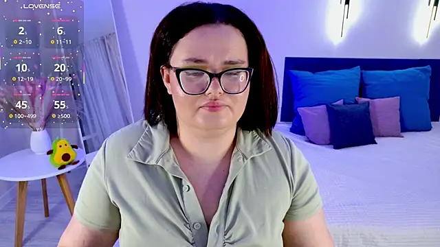 Jessica Joy online show from 4, 3, 2025