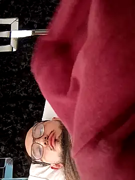 Nene1325 online show from 16, 12, 2024