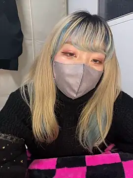 Snapshot of YUNA-yuna chatting on 12, 1, 2025 YUNA-yuna online show from 12, 1, 2025