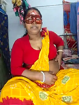 Snapshot of Real_Desi_Couple chatting on 26, 12, 2024 Real Desi Couple online show from 26, 12, 2024