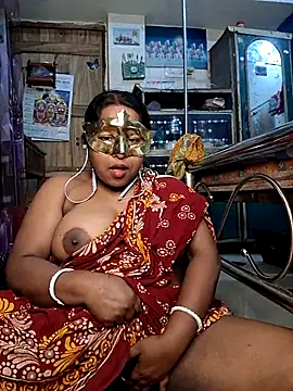 Snapshot of Real_Desi_Couple chatting on 1, 4, 2026 Real Desi Couple online show from 1, 4, 2026