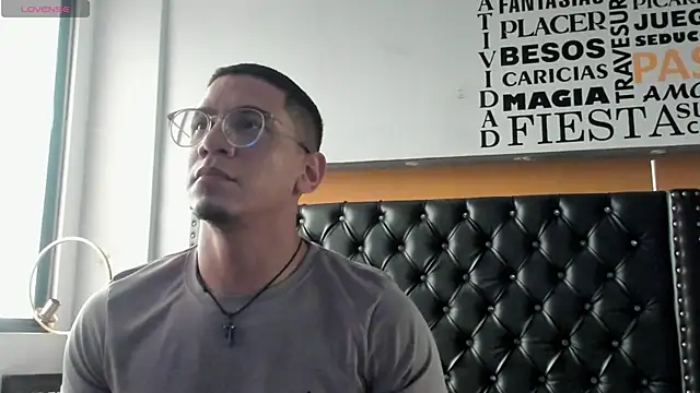 Snapshot of JoshMillerr_ chatting on 21, 5, 2026 JoshMillerr online show from 21, 5, 2026