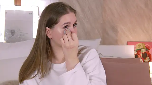 EllieHayes online show from 5, 1, 2026