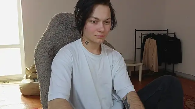 Snapshot of esajukyy chatting on 18, 7, 2026 esajukyy online show from 18, 7, 2026