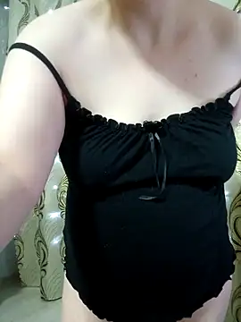 Snapshot of Miranda_Nancy chatting on 6, 11, 2025 Miranda Nancy online show from 6, 11, 2025