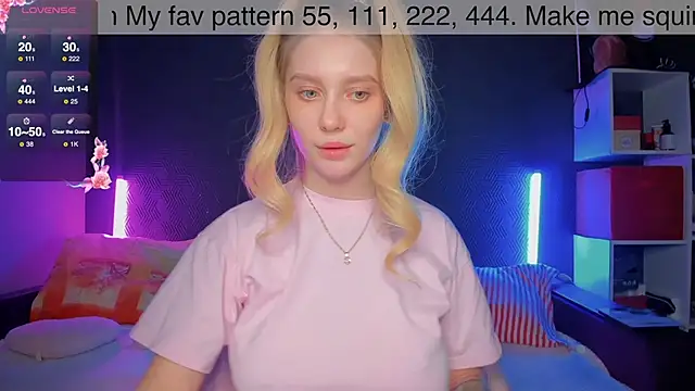 Snapshot of AliceMilman chatting on 4, 3, 2025 AliceMilman online show from 4, 3, 2025