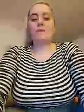 Snapshot of houy111111 chatting on 9, 3, 2025 houy111111 online show from 9, 3, 2025