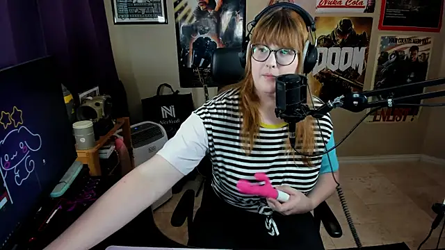 Snapshot of HannahCastle96 chatting on 6, 8, 2026 HannahCastle96 online show from 6, 8, 2026