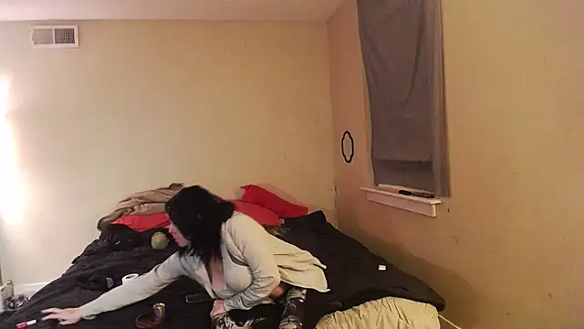 Snapshot of DripDropNLiqour chatting on 4, 3, 2026 DripDropNLiqour online show from 4, 3, 2026