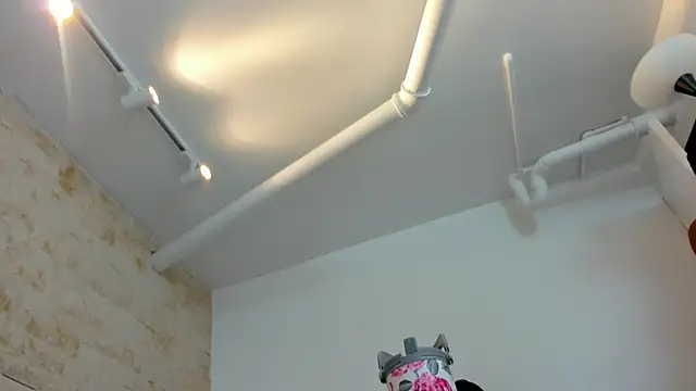 mia roldan  online show from 18, 12, 2025