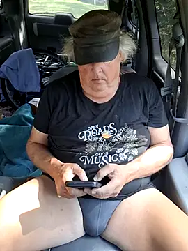 Snapshot of Bus310A chatting on 7, 10, 2025 Bus310A online show from 7, 10, 2025