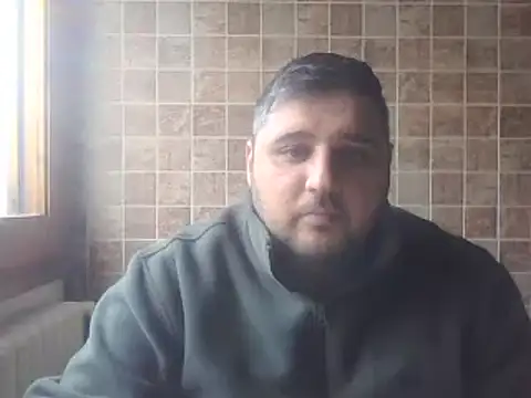 Snapshot of _revianzip1 chatting on 5, 1, 2025 revianzip1 online show from 5, 1, 2025