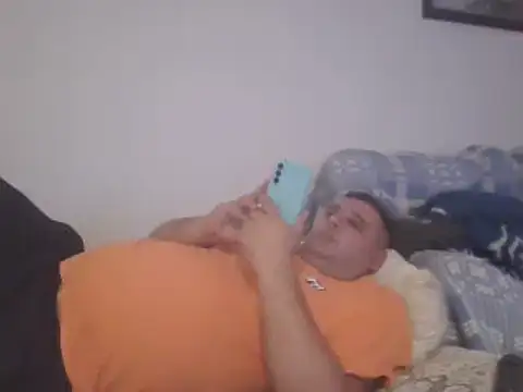 Snapshot of _revianzip1 chatting on 4, 10, 2025 revianzip1 online show from 4, 10, 2025