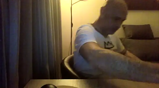 Snapshot of Avamereandmikel chatting on 23, 3, 2025 Avamereandmikel online show from 23, 3, 2025