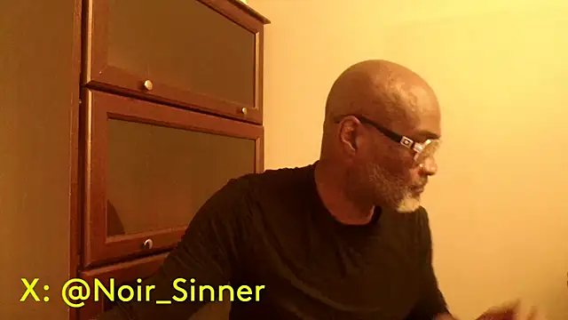 Snapshot of sinnernoir chatting on 24, 4, 2026 sinnernoir online show from 24, 4, 2026