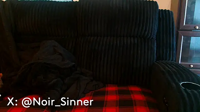 Snapshot of sinnernoir chatting on 1, 6, 2026 sinnernoir online show from 1, 6, 2026