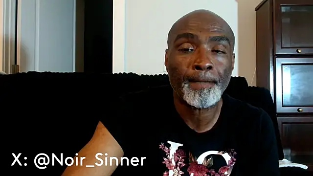 Snapshot of sinnernoir chatting on 5, 6, 2026 sinnernoir online show from 5, 6, 2026