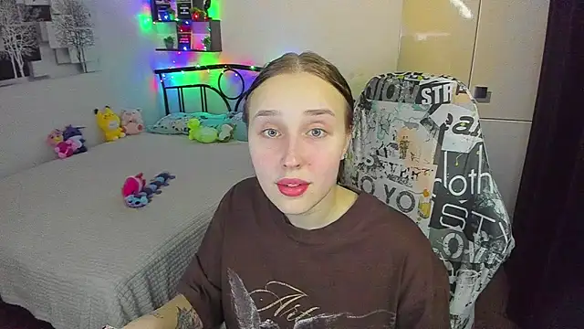 Snapshot of LinaTruly chatting on 30, 4, 2026 LinaTruly online show from 30, 4, 2026