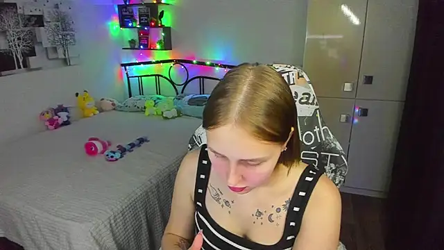 Snapshot of LinaTruly chatting on 1, 6, 2026 LinaTruly online show from 1, 6, 2026