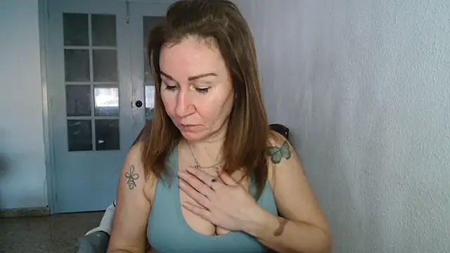 Snapshot of TamaraSweetxo chatting on 4, 2, 2025 TamaraSweetxo online show from 4, 2, 2025