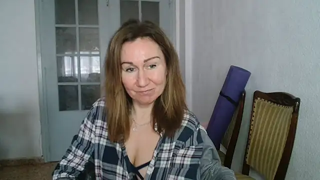 Snapshot of TamaraSweetxo chatting on 5, 3, 2025 TamaraSweetxo online show from 5, 3, 2025