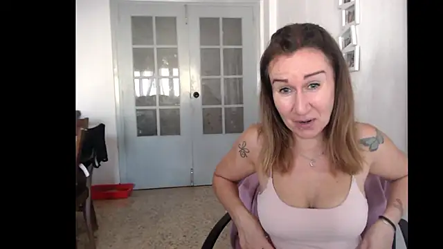 Snapshot of TamaraSweetxo chatting on 15, 9, 2025 TamaraSweetxo online show from 15, 9, 2025