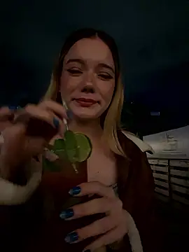 Snapshot of NicoleCut chatting on 12, 10, 2025 NicoleCut online show from 12, 10, 2025