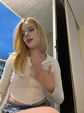 Snapshot of NicoleCut chatting on 1, 12, 2025 NicoleCut online show from 1, 12, 2025