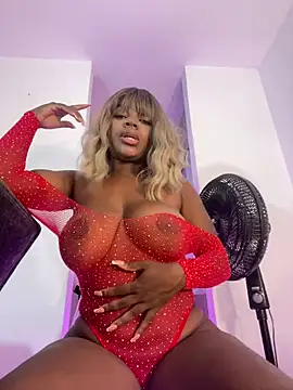 Snapshot of mia-brit chatting on 11, 3, 2025 mia-brit online show from 11, 3, 2025