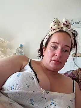 Engel mia online show from 11, 4, 2026