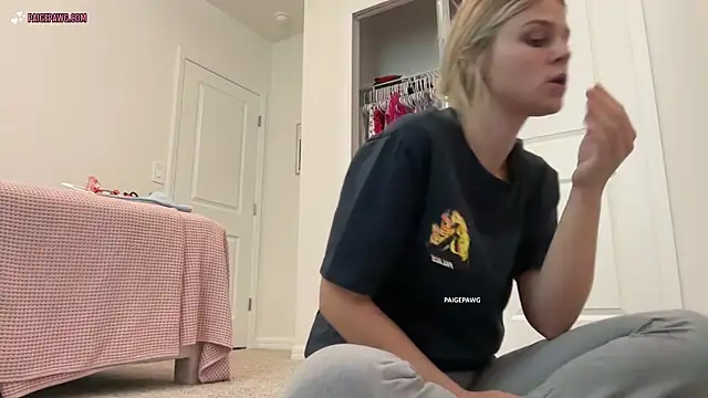 PaigePawg online show from 1, 11, 2025