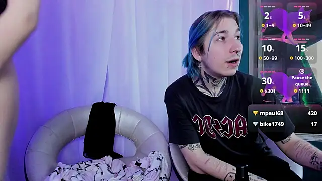 Snapshot of Milten-Trish chatting on 11, 2, 2025 Milten-Trish online show from 11, 2, 2025