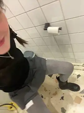 Mia Mia M online show from 4, 2, 2026