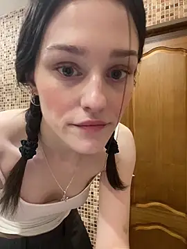 Mia Mia M online show from 25, 3, 2026