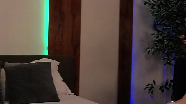 SkylerSpark online show from 6, 4, 2026